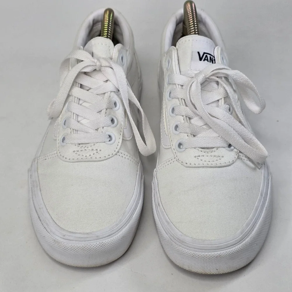Vans Ward Sneakers Womens Size 7 White Canvas Casual Skate Low Top Classic Shoes